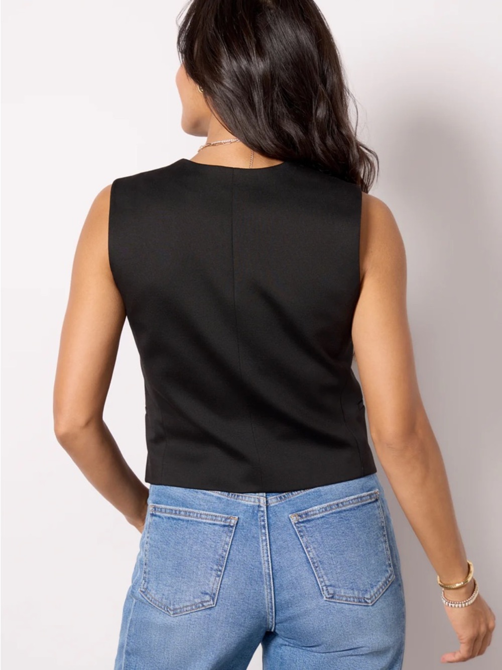 Evereve Black Sleeveless V-Neck Buttoned Vest - Picture 2 of 4